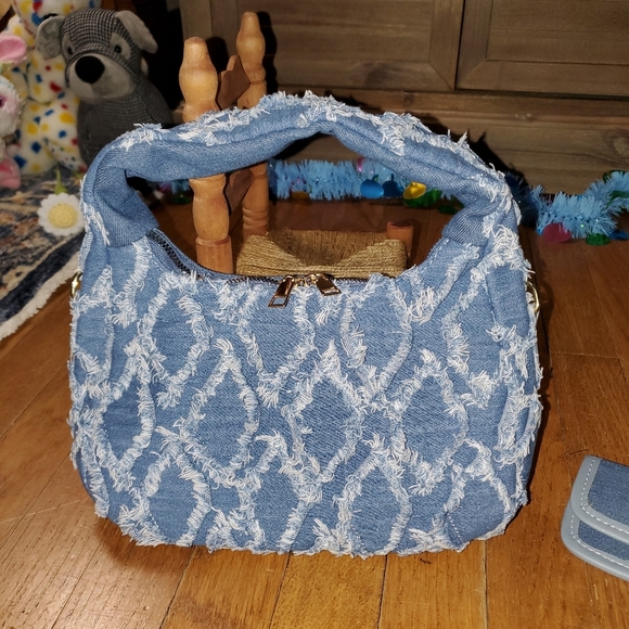 Daisy UP Handbags - Distressed Blue Jean Shoulder Bag